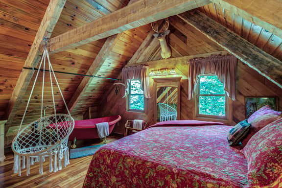 Magic Cabin with Private Petting Zoo and Hot Tub - Image 2