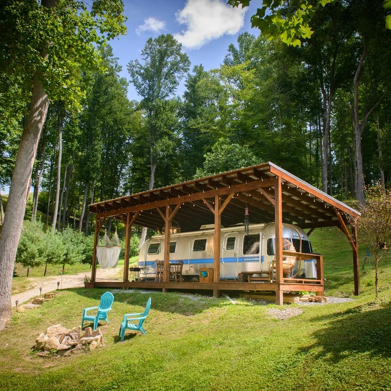 Airstream Glamping at a Petting Zoo and Hot Tub